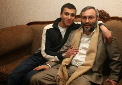 جهاد مغنیه در کنار آقازاده‌های ایرانی
