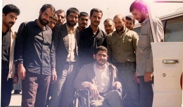 حاج حسین همدانی با دیدن بمباران پادگان ابوذر گریه کرد