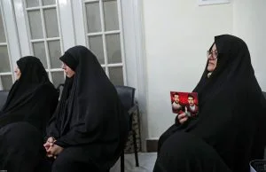  رهبر انقلاب: انتقال روحیات شهیدان صرفاً با کار هنری و تولید آثار با کیفیت امکان‌پذیر است